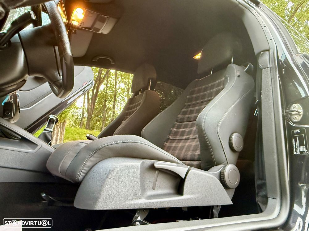 VW Golf 2.0 GTi - 19