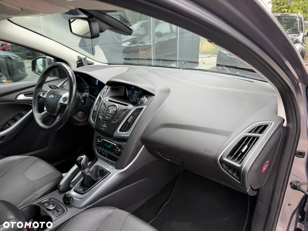 Ford Focus 1.6 Ti-VCT Sport - 28