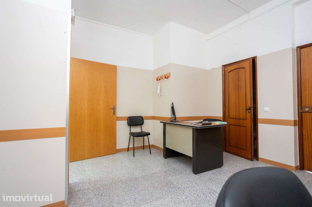 Espaço Comercial e de Serviços para Arrendamento em Samora Correia - Grande imagem: 5/8