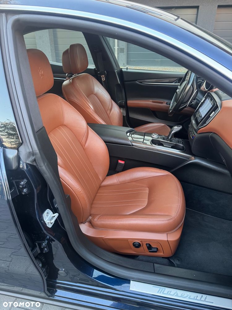 Maserati Ghibli GranLusso - 22
