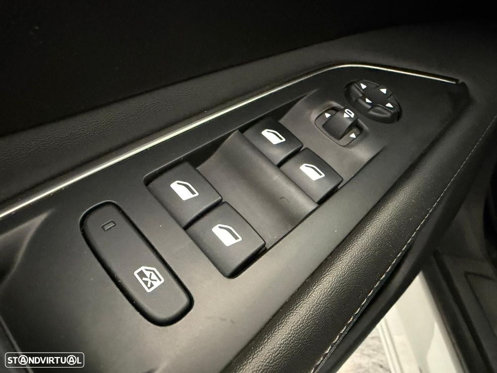 Peugeot 3008 1.2 PureTech Allure EAT8 - 20