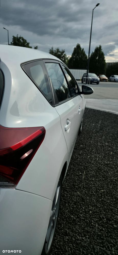 Toyota Auris 1.4 D-4D Premium - 27