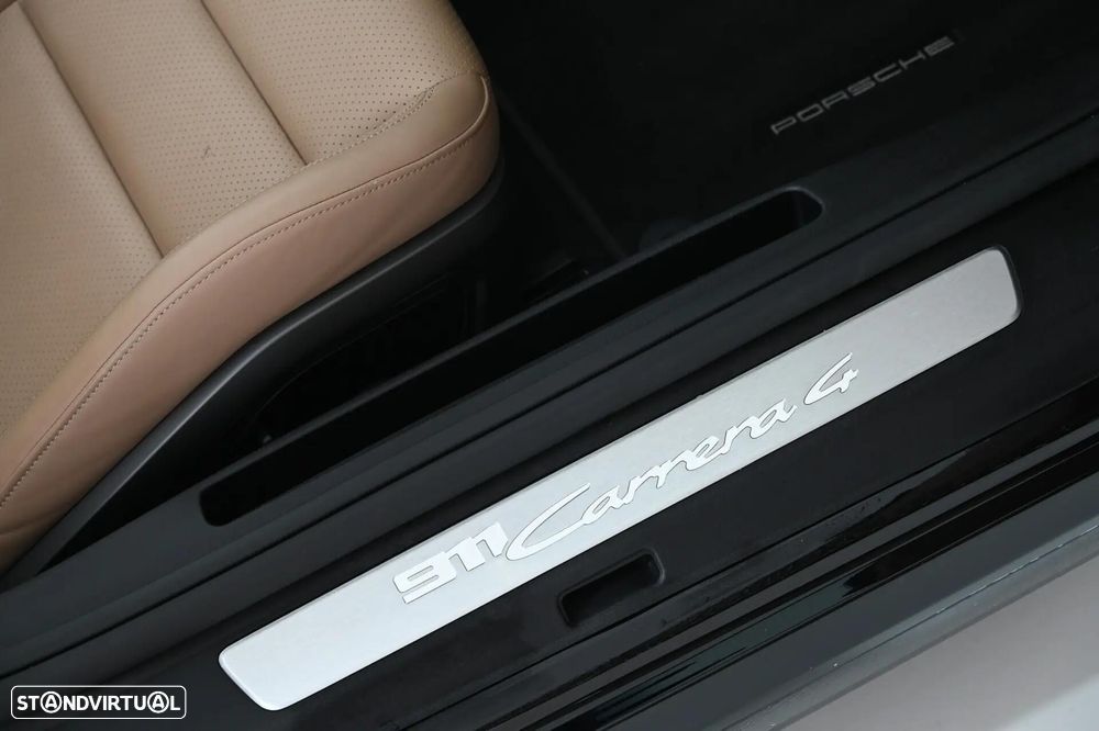 Porsche 911 (992) Carrera 4 PDK - 25