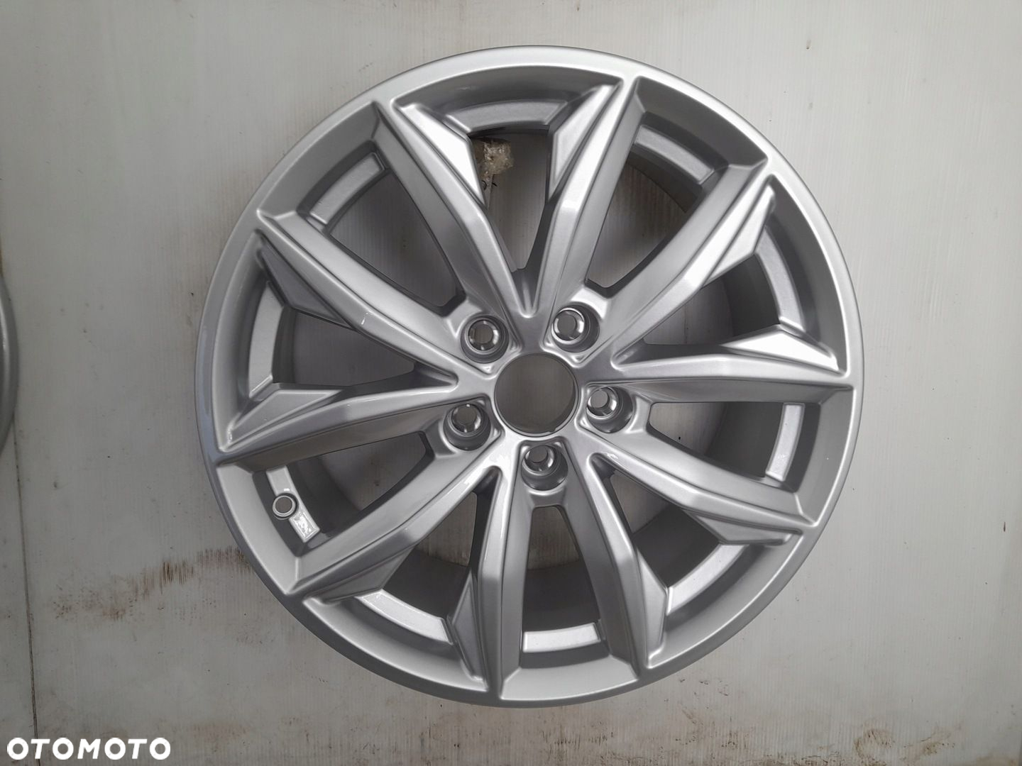 Felgi aluminiowe Audi OE 80A601025J 7.0" x 17" 5x112 ET34 - 4