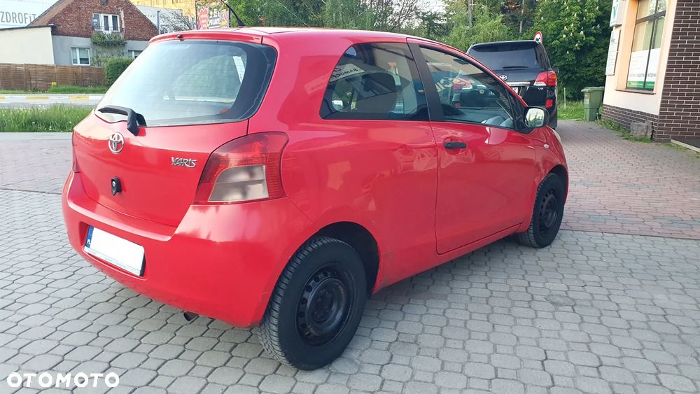 Toyota Yaris - 4