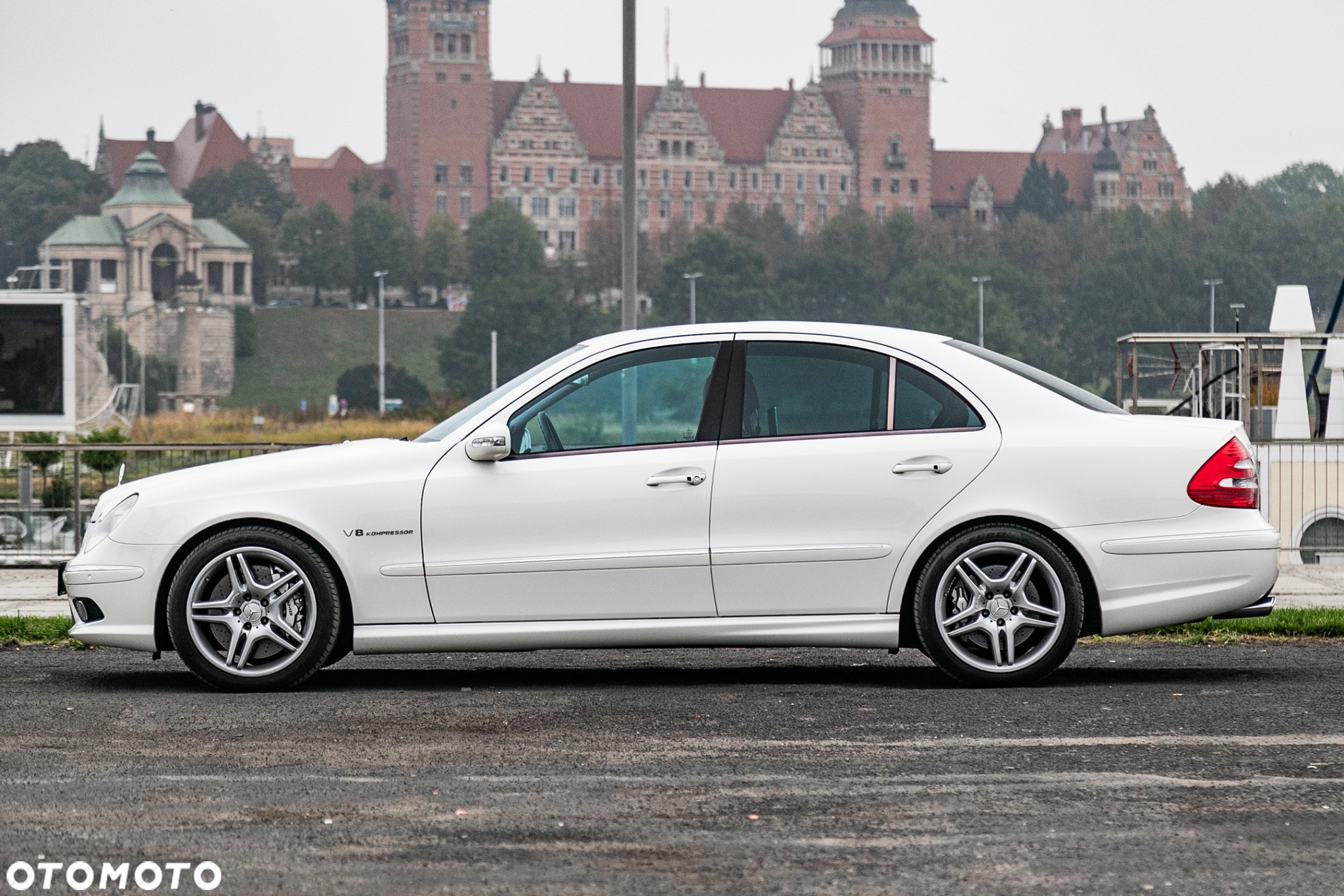 Mercedes-Benz Klasa E 55 AMG - 2
