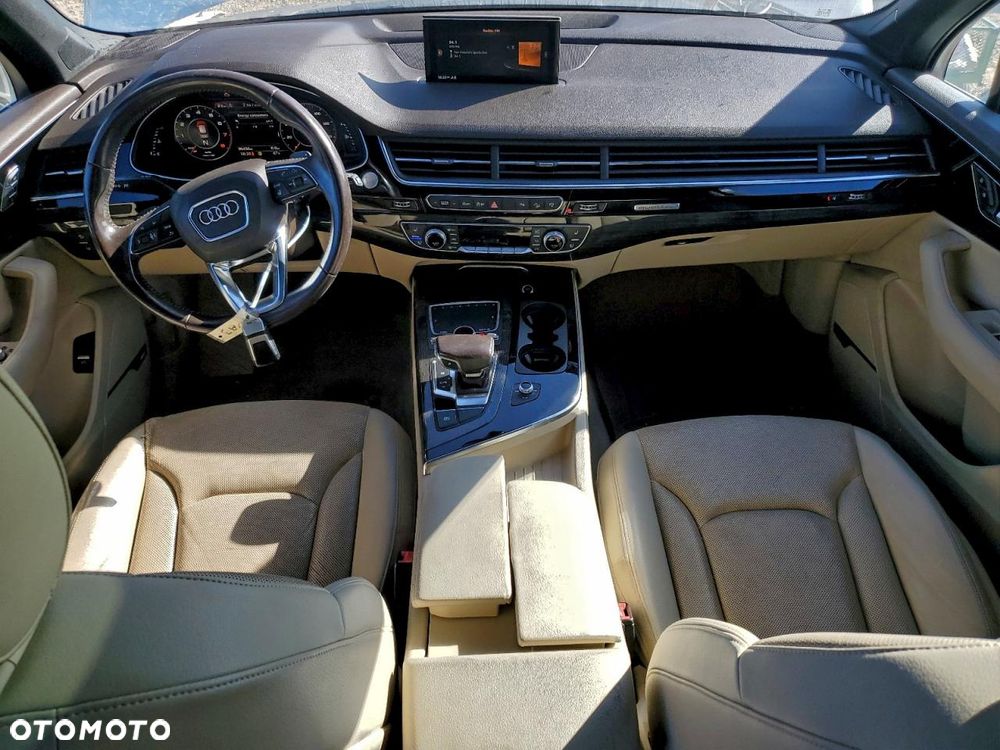 Audi Q7 - 8