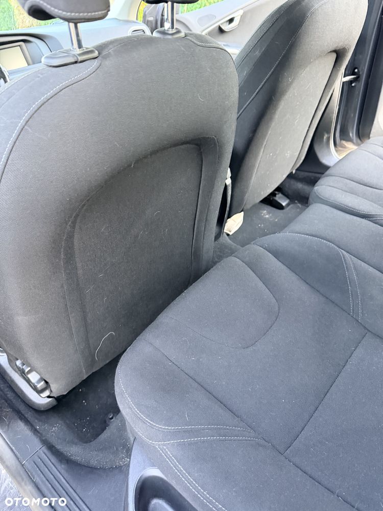Volvo V40 D2 Kinetic - 23