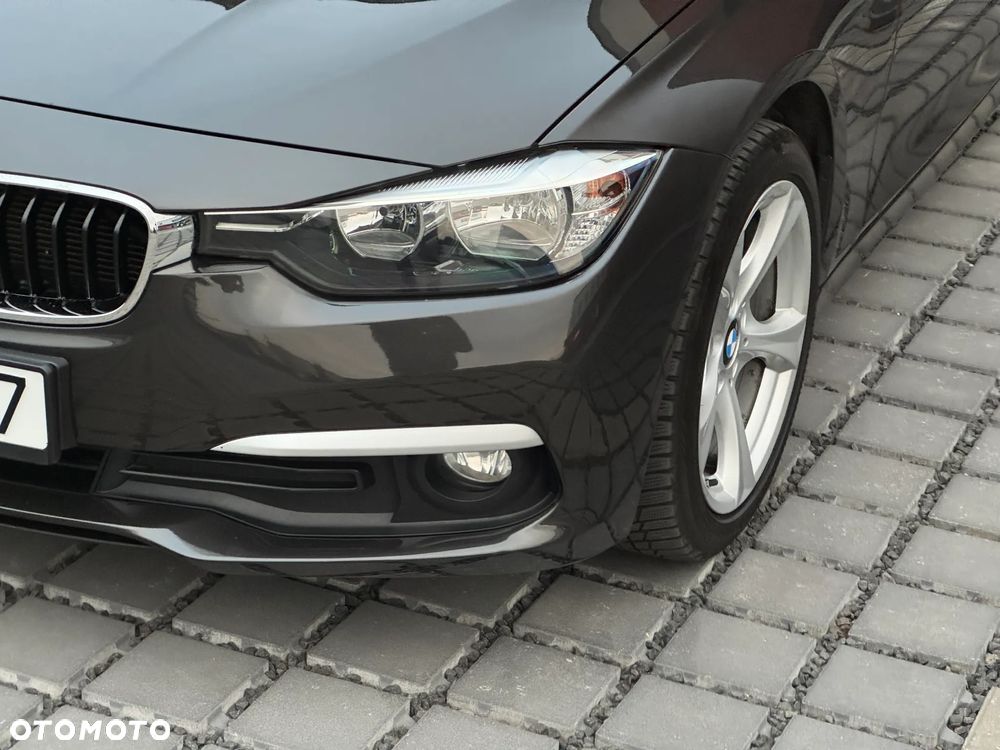 BMW Seria 3 320d - 30