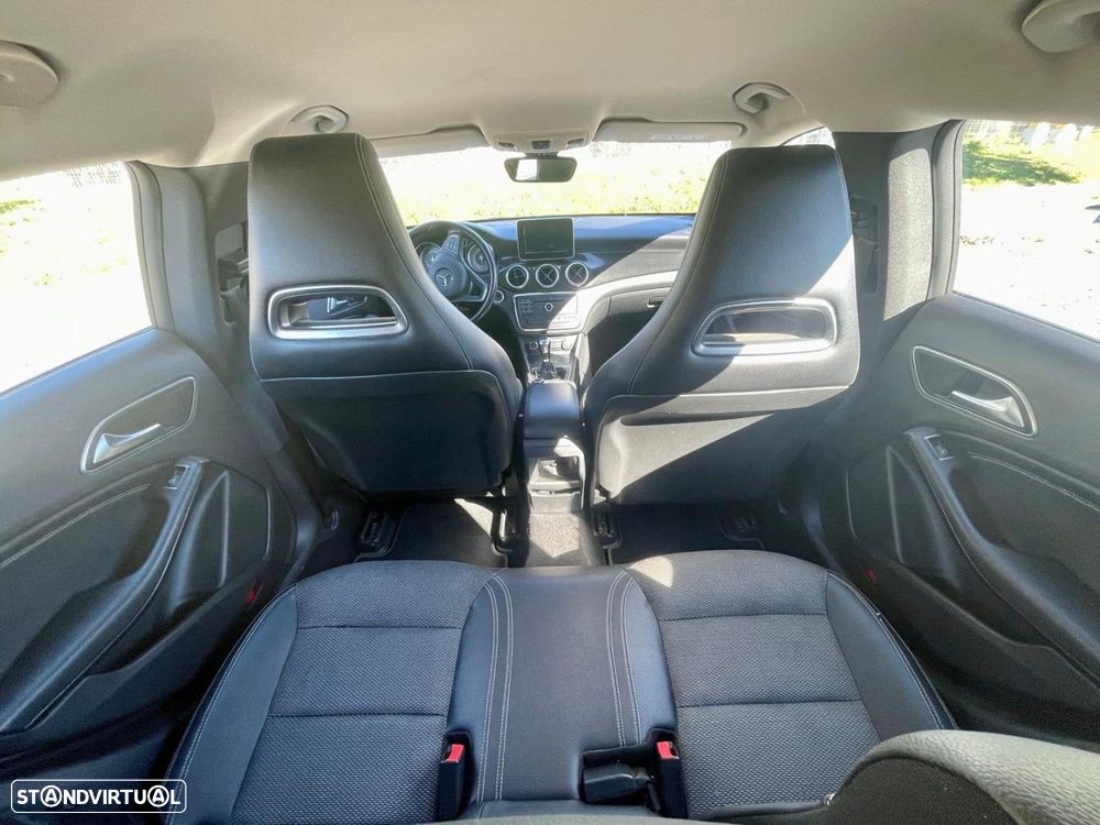 Mercedes-Benz CLA 180 d Shooting Brake - 19