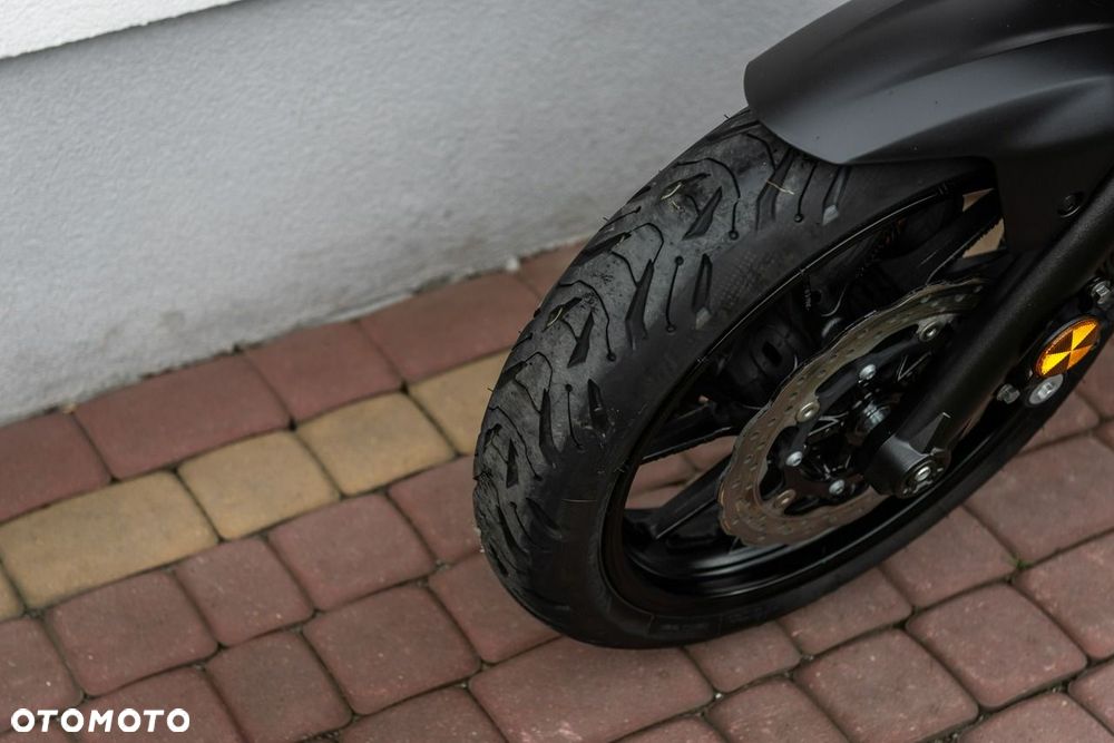 Yamaha MT - 12
