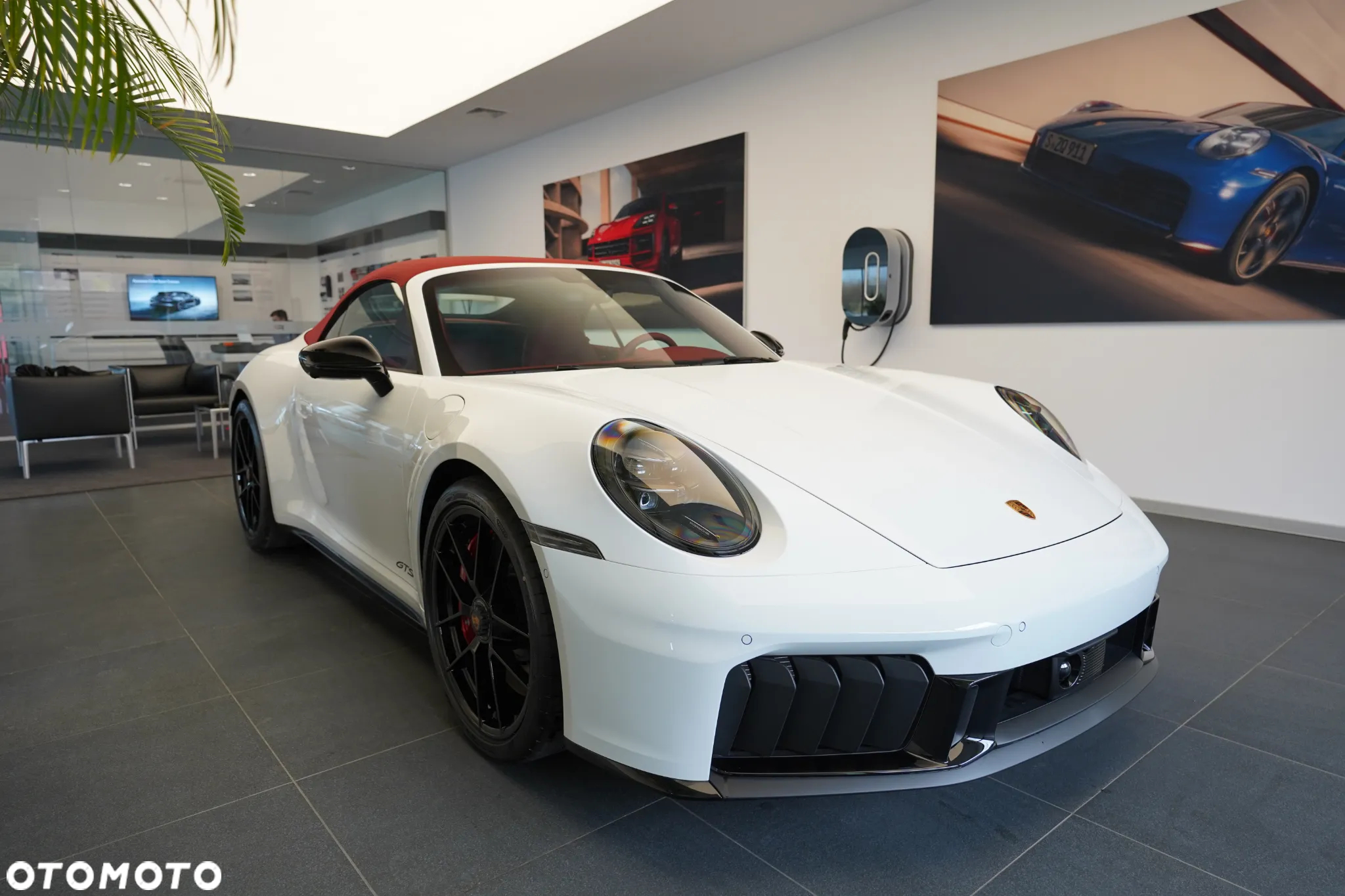 Porsche 911 Carrera GTS Cabrio - 8