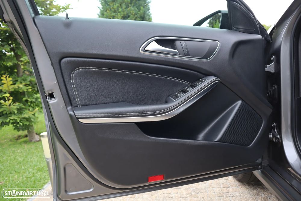 Mercedes-Benz GLA 180 d Urban - 13
