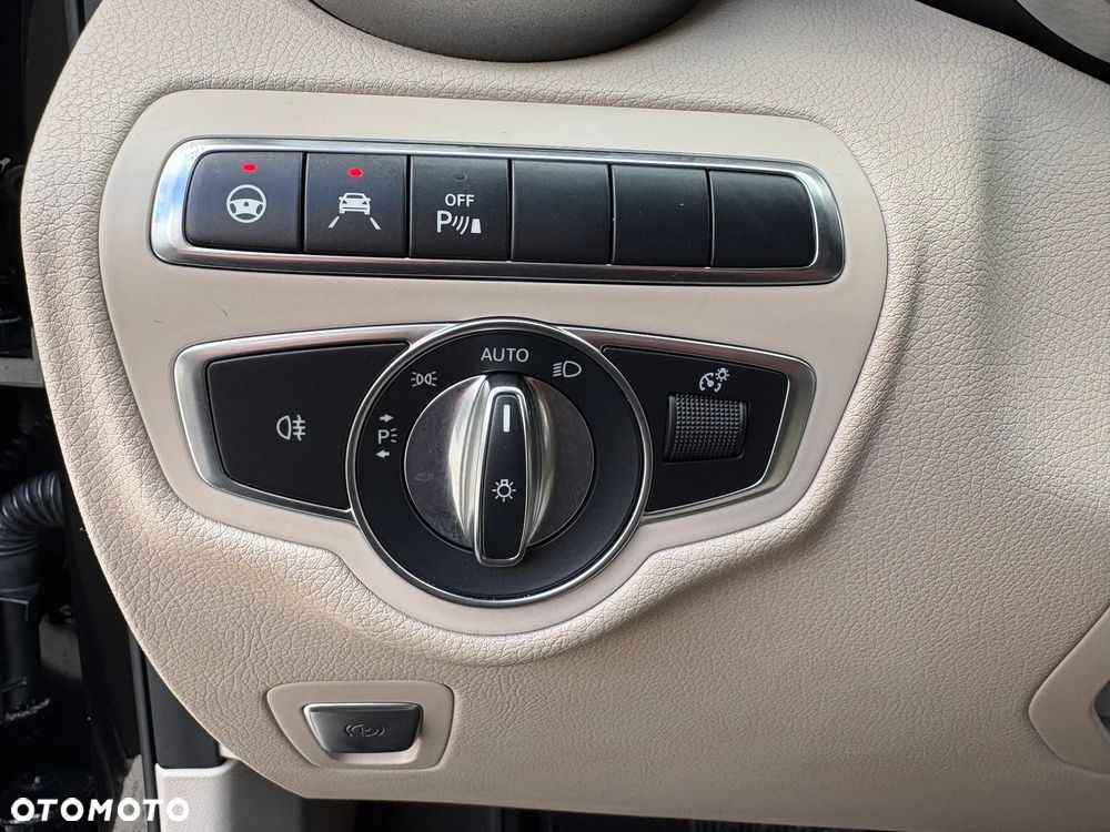 Mercedes-Benz GLC - 21