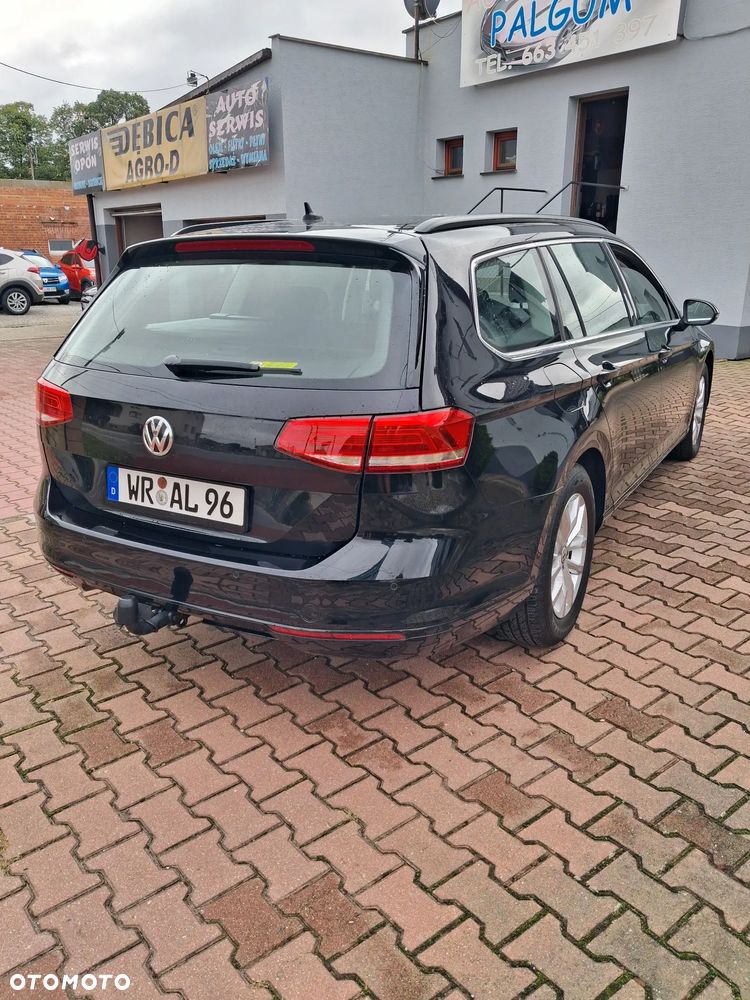 Volkswagen Passat - 4