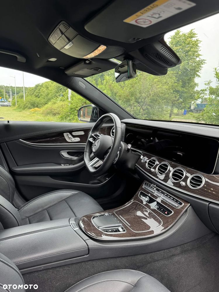 Mercedes-Benz Klasa E 220 d 4Matic 9G-TRONIC AMG Line NIGHT Edition - 13