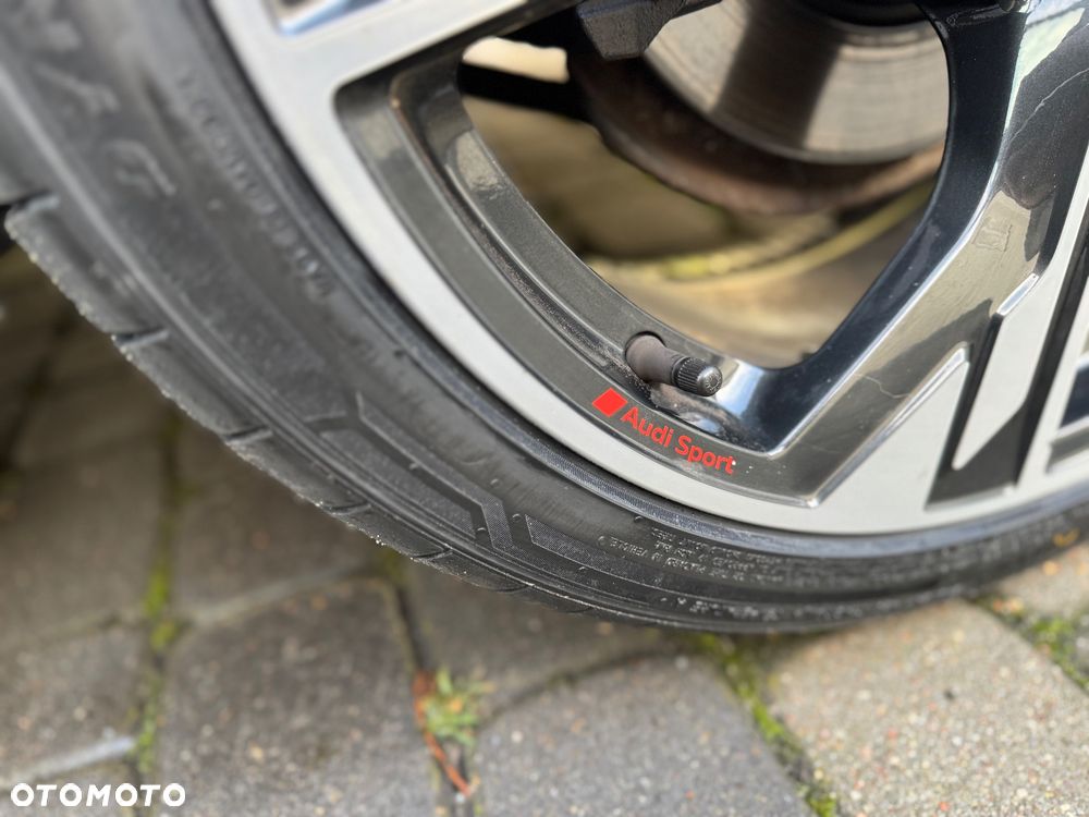Audi A4 Avant 35 TDI S tronic S line - 32