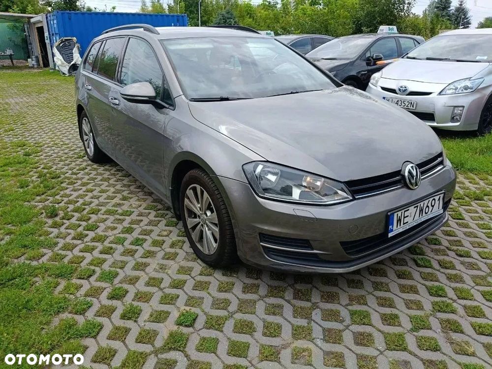 Volkswagen Golf - 8
