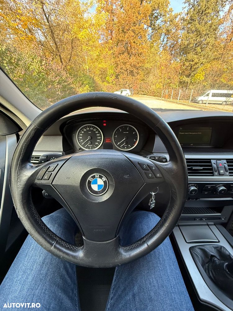 BMW Seria 5 520d Touring - 10