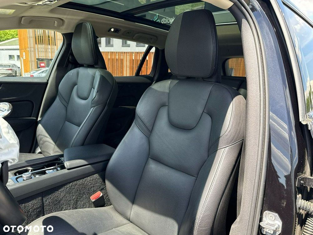 Volvo V60 Cross Country D4 AWD Geartronic Pro - 19