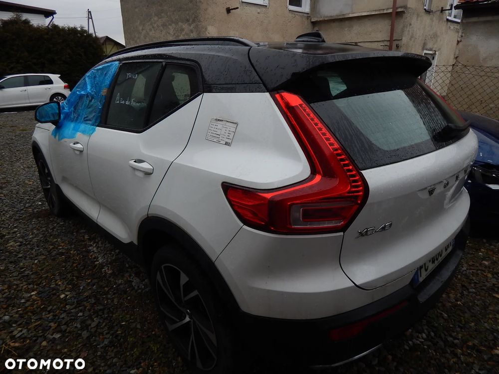 Volvo XC 40 T4 AWD R-Design - 5