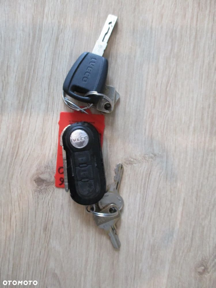 Iveco Daily 35C13 chłodnia Mroźnia na bliźniaku 35-130 Thermo King agregat - 15