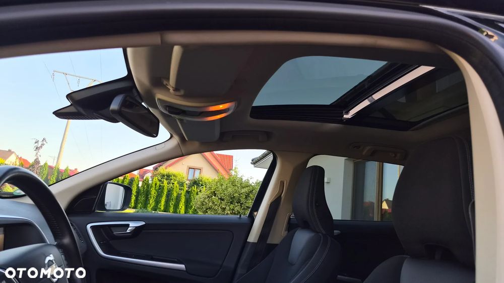 Volvo XC 60 D4 Momentum - 22