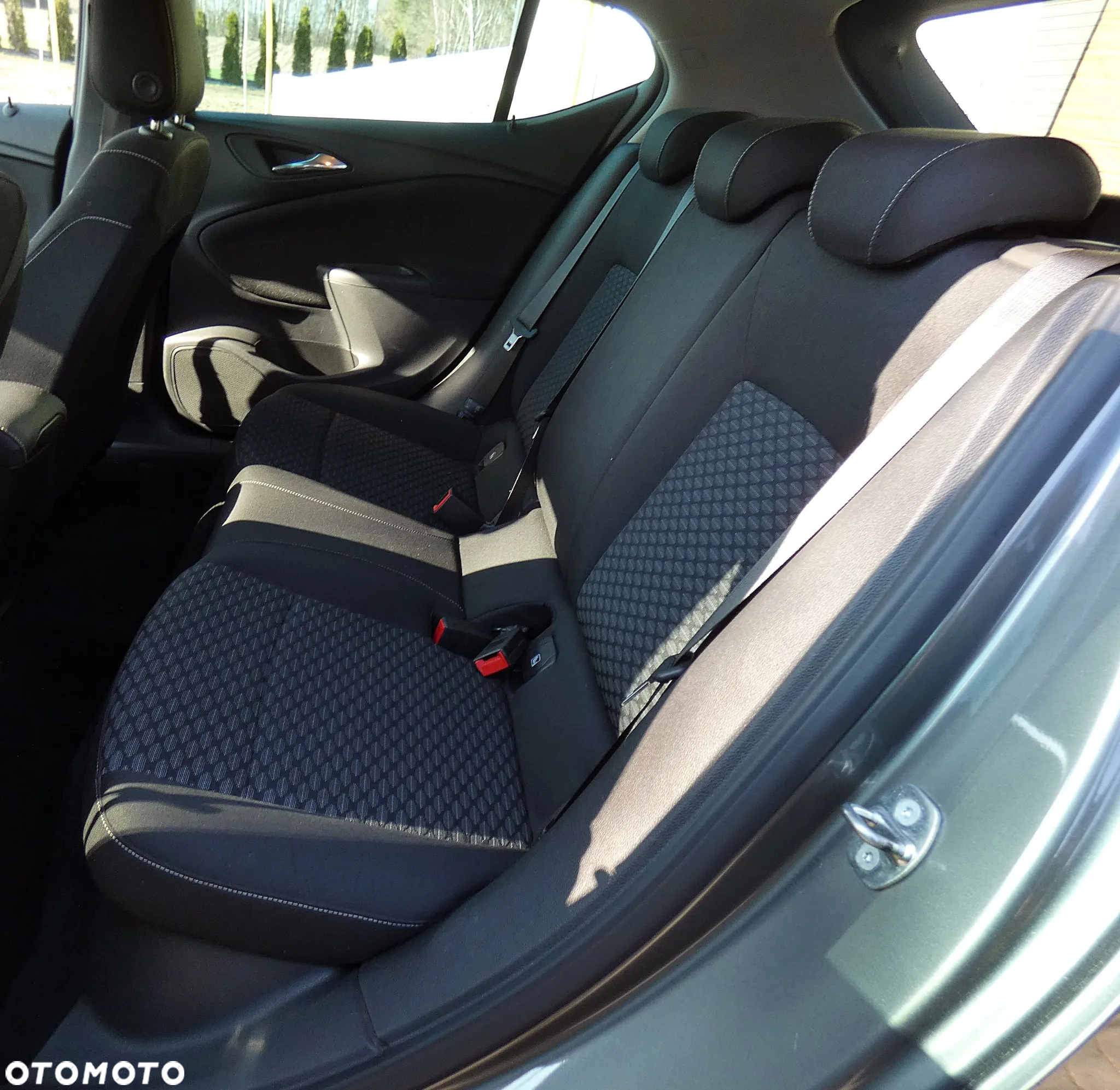 Opel Astra V 1.4 T Dynamic S&S - 24