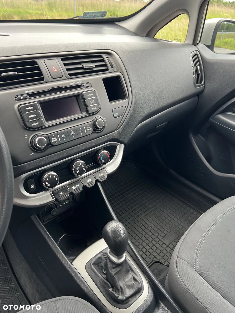 Kia Rio - 16