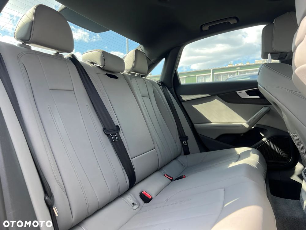 Audi A4 Limousine - 26