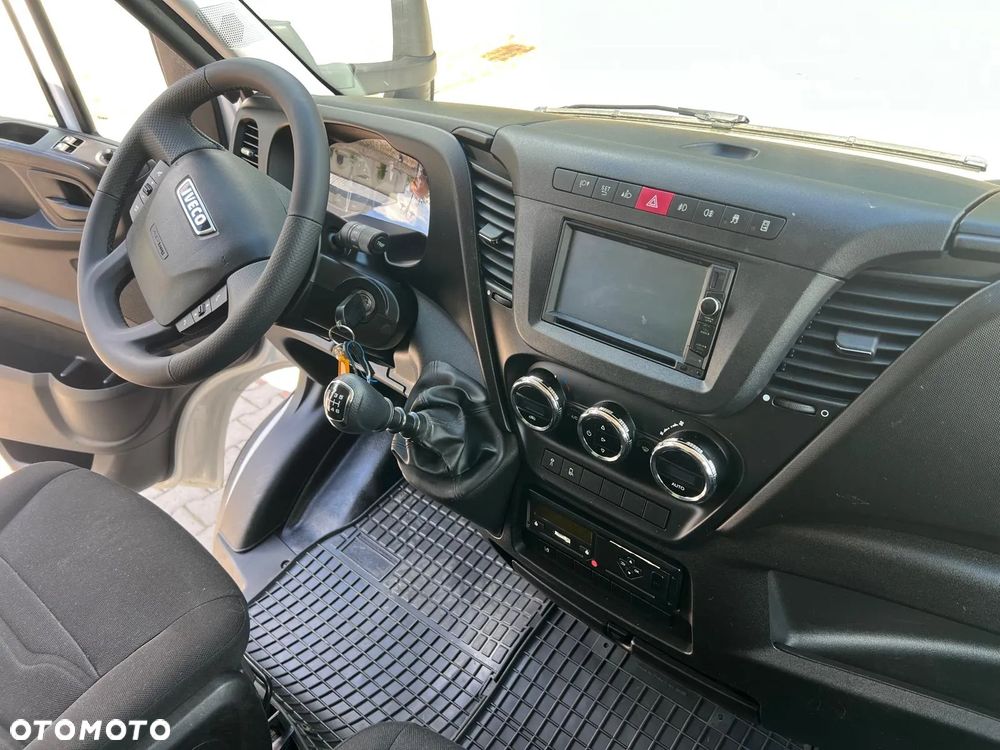 Iveco Daily 70C17 / Kontener / Winda / - 31