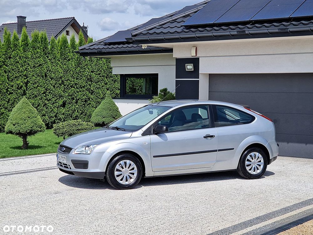 Ford Focus 1.6 16V Ambiente - 1