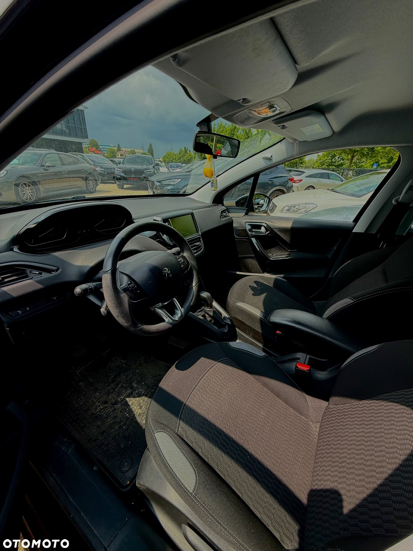 Peugeot 208 1.2 PureTech Active - 12