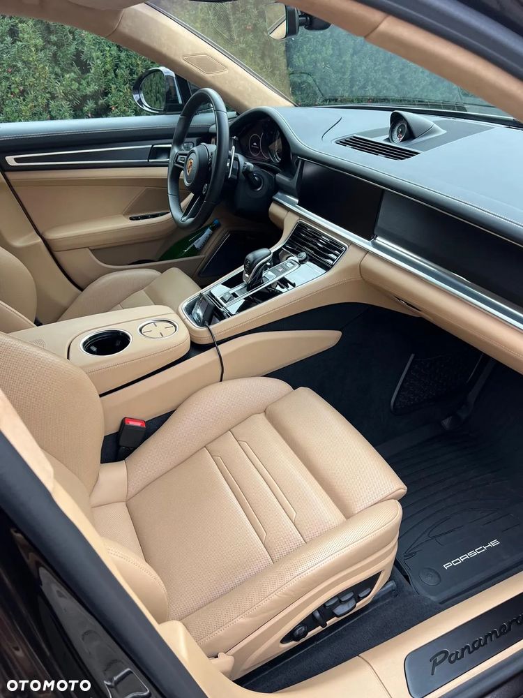 Porsche Panamera - 17