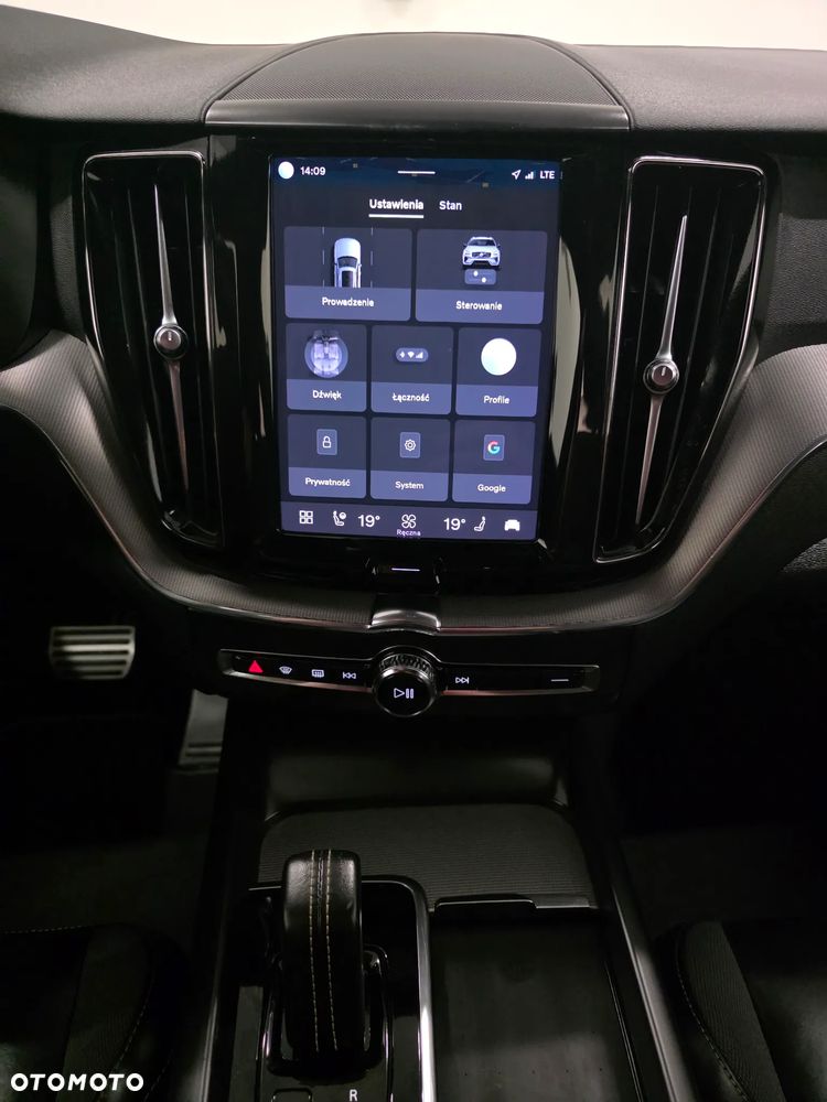 Volvo XC 60 B4 D Plus Dark - 12