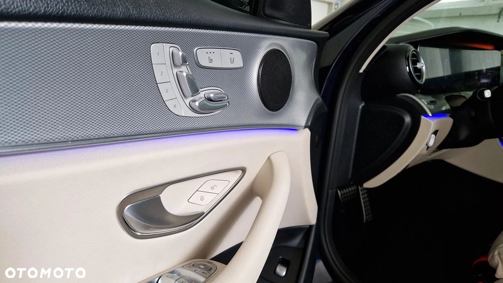 Mercedes-Benz Klasa E 300 de Avantgarde - 7