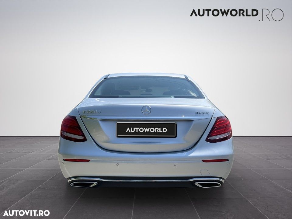 Mercedes-Benz E 220 d 4MATIC Aut. - 4
