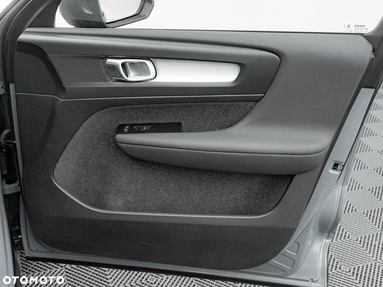 Volvo XC 40 T3 Momentum Pro - 32