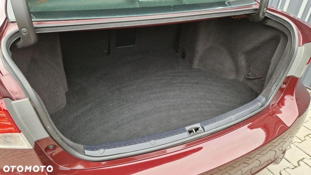 Toyota Avensis 2.0 D-4D Premium - 11