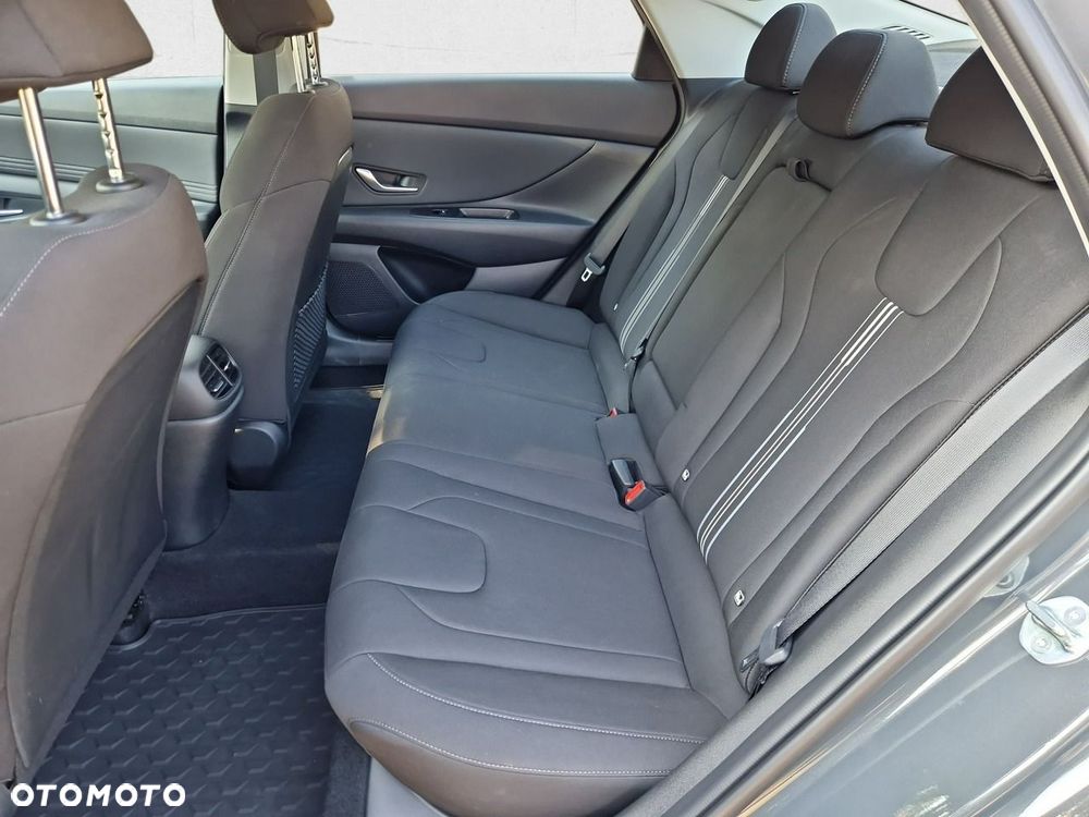 Hyundai Elantra 2023