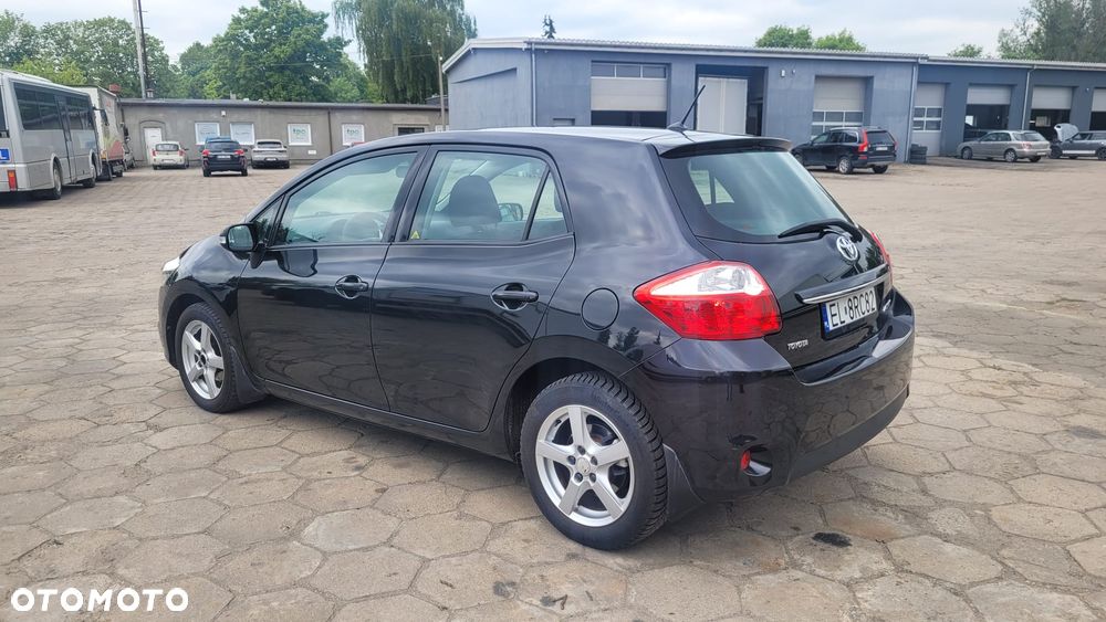 Toyota Auris 1.4 D-4D Premium MM - 2