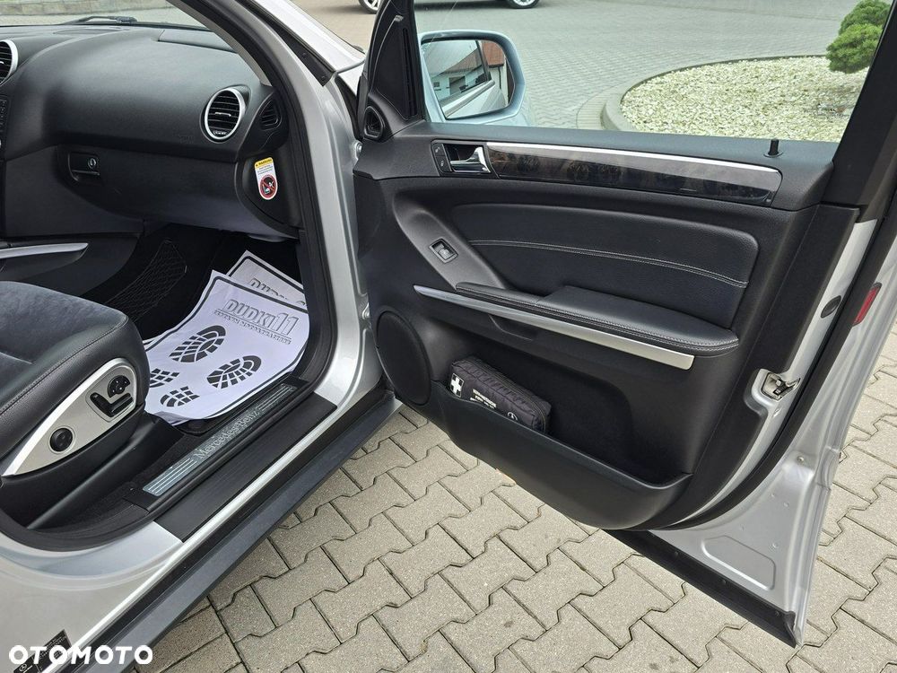 Mercedes-Benz ML - 26