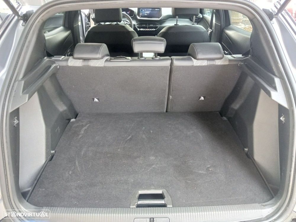 Peugeot e-2008 50 kWh Allure Pack - 32