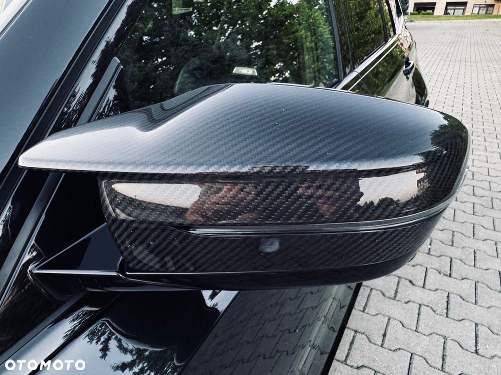 BMW M3 Competition M xDrive - 24