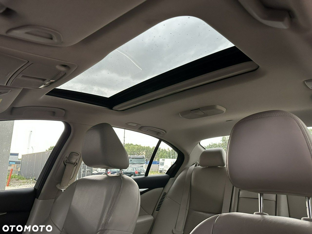 Infiniti Q50 - 30