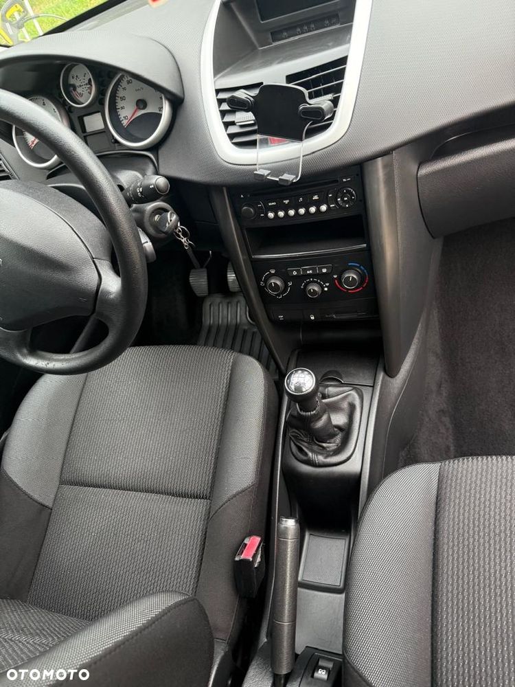 Peugeot 207 - 3