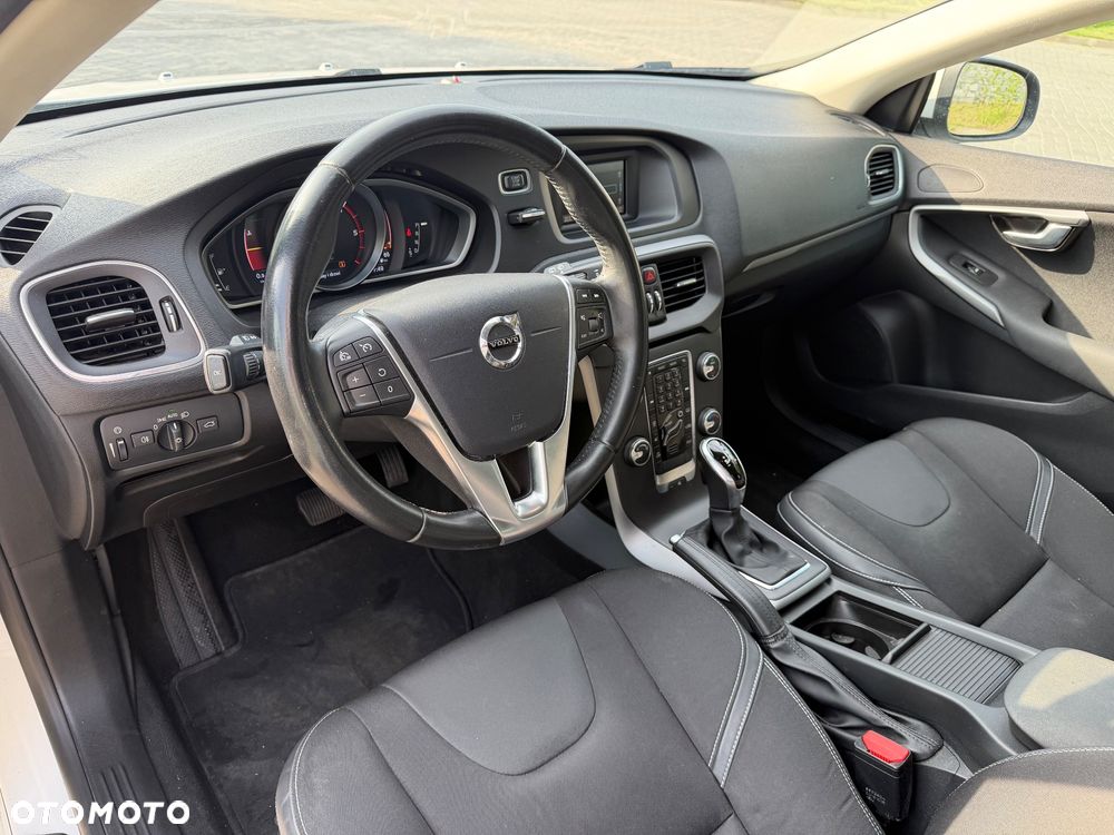 Volvo V40 D2 Geartronic Momentum - 12