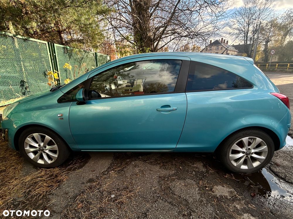 Opel Corsa 1.2 16V Edition 150 - 4