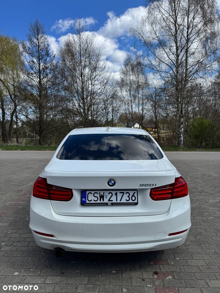 BMW Seria 3 320i - 2