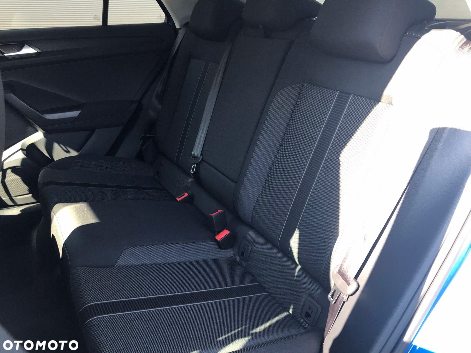 Volkswagen T-Roc - 12